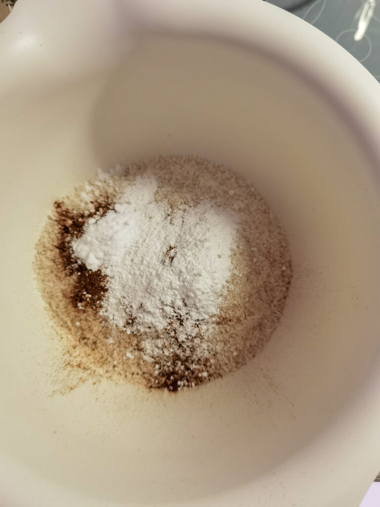 suché ingrediencie v jednej miske spolu